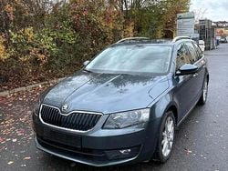 Grau Gebraucht 2014 Skoda Octavia Kombi | 6.490 € (Guter Preis)