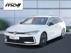 0r oryxweiß perlmutteffekt Gebraucht 2024 VW Passat R-line Kombi | 41.790 € (Fairer Preis)