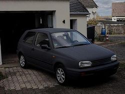 Grau Gebraucht 1997 VW Golf III Kleinwagen | 2.000 € (Fairer Preis)