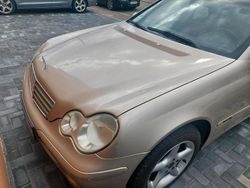Gold Gebraucht 2004 Mercedes C200 Limousine | 3.500 €