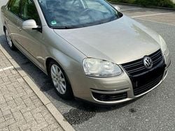 Beige Gebraucht 2005 VW Jetta Limousine | 3.750 € (Etwas zu teuer)