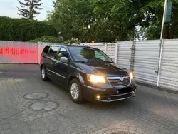 Blau Gebraucht 2014 Lancia Voyager Van / Kleinbus | 25.000 €