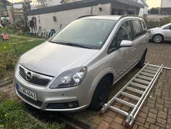 Silber Gebraucht 2005 Opel Zafira Van / Kleinbus | 2.888 € (Fairer Preis)