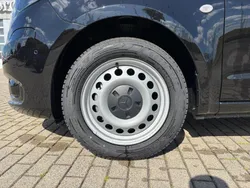 Obsidianschwarz Neu 2025 Mercedes e-Vito Van / Kleinbus | 31.523 €