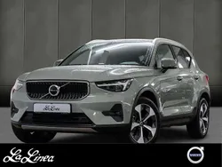 733 sage green (metallic) Gebraucht 2024 Volvo XC40 Core SUV | 36.890 € (Fairer Preis)