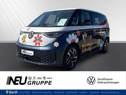 Candy weiß/ starlight blue met Gebraucht 2024 VW ID. Buzz Pro Van | 44.479 € (Superpreis)