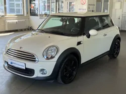 Weiß Gebraucht 2012 Mini ONE Kleinwagen | 7.990 € (Etwas zu teuer)