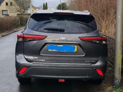 Grau Gebraucht 2022 Toyota Highlander SUV | 35.000 €