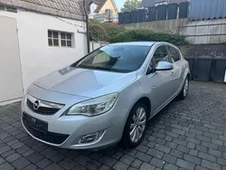 Silber Gebraucht 2011 Opel Astra Kleinwagen | 3.600 € (Guter Preis)