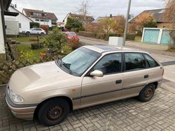 Gold Gebraucht 1997 Opel Astra Limousine | 2.300 € (Fairer Preis)