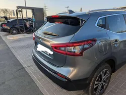 Grau Gebraucht 2018 Nissan Qashqai N-Connecta SUV | 19.000 € (Etwas zu teuer)