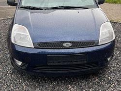 Blau Gebraucht 2002 Ford Fiesta Limousine | 1.500 € (Fairer Preis)