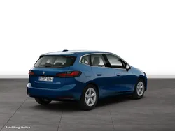 Blau Gebraucht 2024 BMW 218 Active Tourer Van / Kleinbus | 31.420 € (Guter Preis)