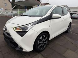 Weiß Gebraucht 2021 Toyota Aygo X-play Kleinwagen | 8.700 € (Guter Preis)