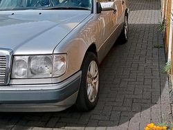 Silber Gebraucht 1991 Mercedes 200 Kombi | 10.600 €