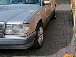 Silber Gebraucht 1991 Mercedes 200 Kombi | 10.600 €