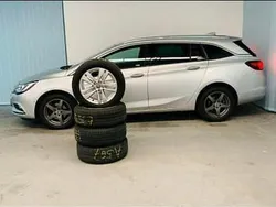 Silber Gebraucht 2017 Opel Astra Edition Kombi | 6.100 € (Teuer)