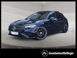 Metalliclack kosmosschwarz Gebraucht 2024 Mercedes A200 Limousine | 35.890 €