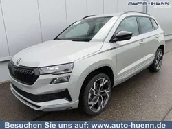 Graphitgrau metallic Neu 2025 Skoda Karoq SportLine SUV | 37.990 € (Fairer Preis)