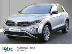 Pyritsilber metallic / schwarz Gebraucht 2024 VW T-Roc Goal SUV | 29.480 € (Fairer Preis)