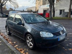 Schwarz Gebraucht 2004 VW Golf V Limousine | 2.650 € (Fairer Preis)