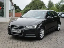 Schwarz Gebraucht 2016 Audi A3 Attraction Limousine | 13.600 € (Guter Preis)