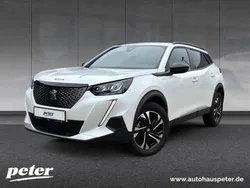Weiß Gebraucht 2023 Peugeot 2008 Allure SUV | 22.440 € (Teuer)