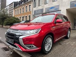 Rot Gebraucht 2021 Mitsubishi Outlander P-HEV Plus SUV | 16.450 € (Fairer Preis)