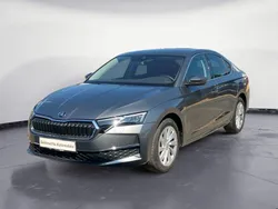 Graphitegrau metallic Gebraucht 2024 Skoda Octavia Selection Limousine | 29.830 € (Fairer Preis)
