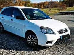 Weiß Gebraucht 2010 Kia Rio Kleinwagen | 3.200 € (Fairer Preis)