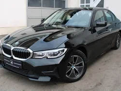 Schwarz Gebraucht 2022 BMW 320 Advantage Limousine | 25.987 € (Fairer Preis)