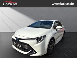 Weiss Gebraucht 2020 Toyota Corolla Hybrid Club Limousine | 22.890 € (Fairer Preis)