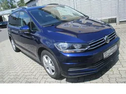 Blau Gebraucht 2015 VW Touran Comfortline Van / Kleinbus | 12.840 € (Etwas zu teuer)