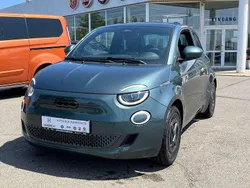 Beige Gebraucht 2025 Fiat 500e S Kleinwagen | 37.890 €