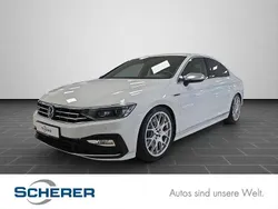 Pure white Gebraucht 2021 VW Passat Elegance Limousine | 28.600 € (Fairer Preis)