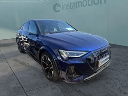 Blau Gebraucht 2023 Audi e-tron SUV | 51.190 € (Fairer Preis)