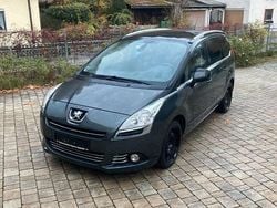 Grau Gebraucht 2012 Peugeot 5008 Allure Van / Kleinbus | 4.100 € (Fairer Preis)