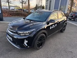 Aurora schwarz metallic Gebraucht 2024 Kia Stonic Platinum SUV | 26.900 €