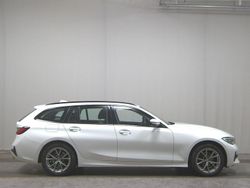 Weiss Gebraucht 2020 BMW 318 Sport Line Kombi | 15.880 € (Fairer Preis)