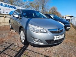 Silber Gebraucht 2010 Opel Astra Selection Limousine | 5.999 € (Teuer)