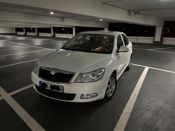 Weiß Gebraucht 2009 Skoda Octavia Ambiente Limousine | 3.210 € (Superpreis)