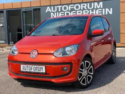 Orange metallic Gebraucht 2016 VW up! high up! Kleinwagen | 8.500 € (Guter Preis)