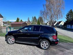 Schwarz Gebraucht 2009 Mercedes ML320 SUV | 12.500 € (Teuer)