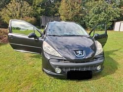 Schwarz Gebraucht 2009 Peugeot 207 Premium Limousine | 3.100 € (Etwas zu teuer)