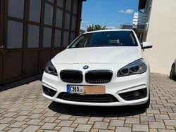 Weiß Gebraucht 2015 BMW 220 Active Tourer Van / Kleinbus | 11.799 € (Guter Preis)