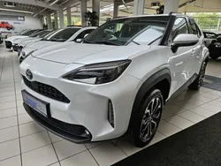 Platinumweiß perleffekt Neu 2025 Toyota Yaris Cross Active SUV | 29.890 € (Guter Preis)