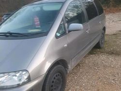 Grau Gebraucht 2004 Seat Alhambra Van / Kleinbus | 2.050 €
