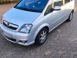 Silber Gebraucht 2010 Opel Meriva Van / Kleinbus | 2.900 € (Fairer Preis)