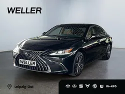 Schwarz Gebraucht 2024 Lexus ES300H Business Edition Limousine | 43.990 € (Fairer Preis)