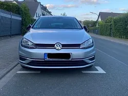 Silber Gebraucht 2019 VW Golf VII IQ Drive Kleinwagen | 12.000 € (Guter Preis)